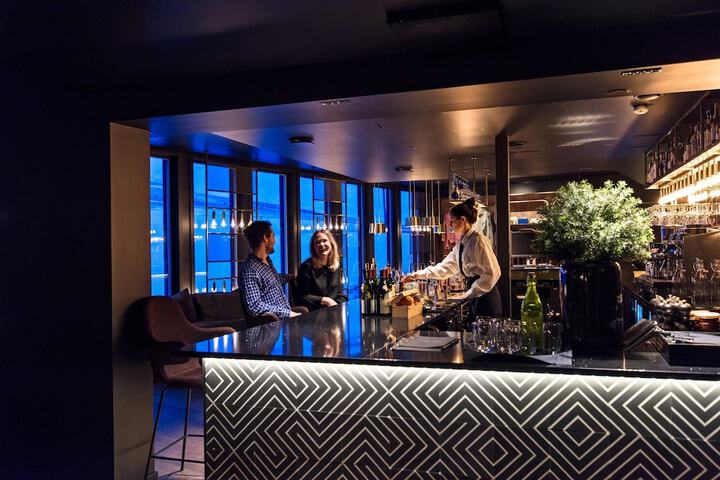Lounge 79 of 105