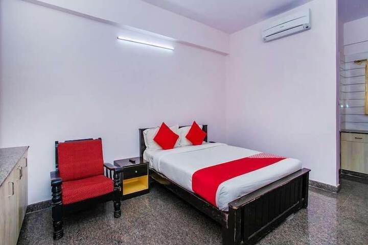 Room 8 of 17