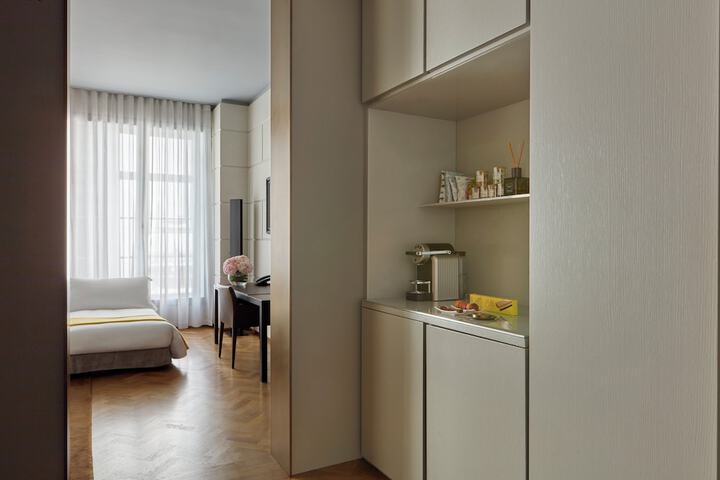 Room 155 of 241