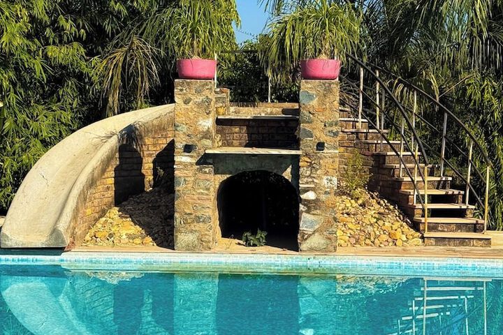 Pool 34 of 77