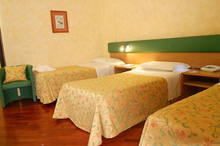 Room 9 of 70