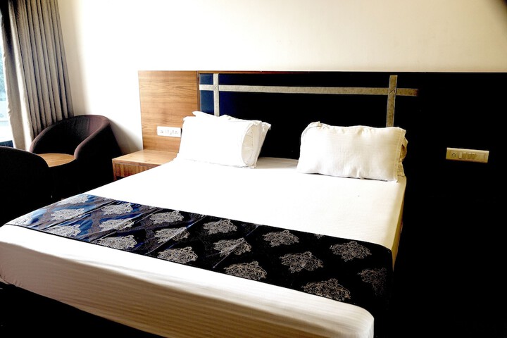 Room 3 of 27