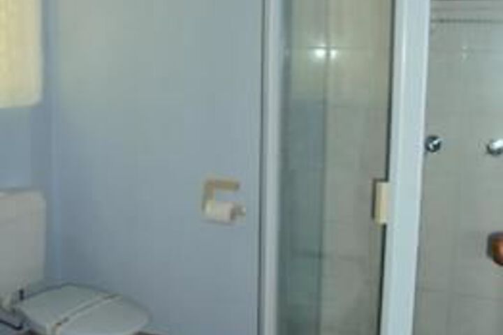 Room 3 of 32