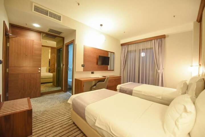 Room 11 of 29