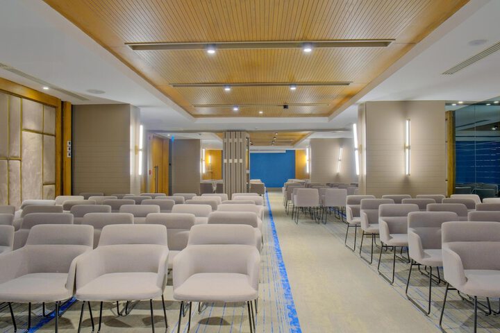 Business Center 112 of 137