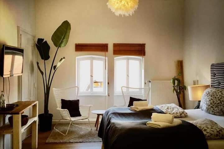 Room 28 of 47