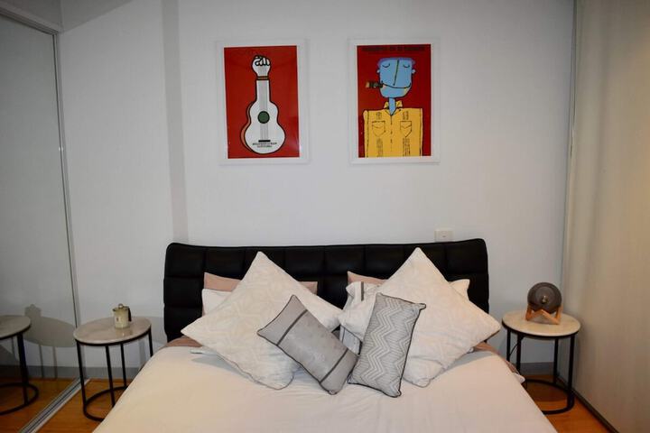 Room 5 of 17