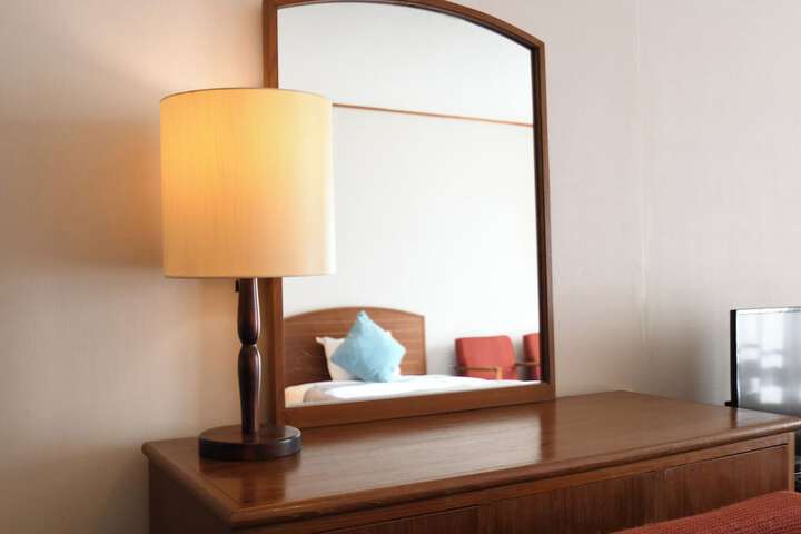 Room 16 of 48