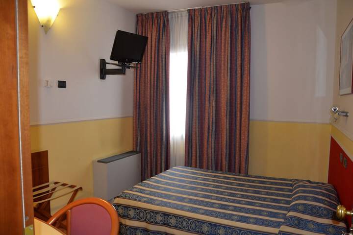 Room 7 of 26