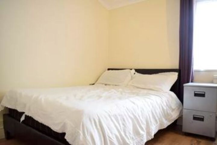 Room 7 of 10