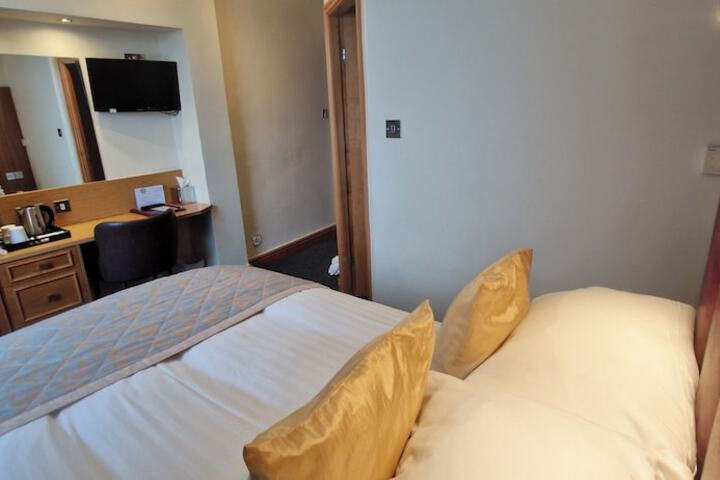Room 15 of 43