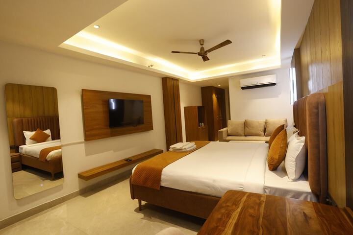 Room 2 of 11