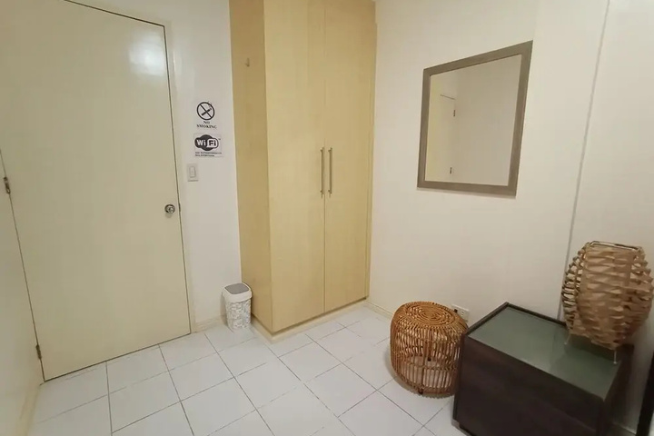 Room 9 of 19