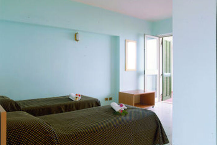 Room 17 of 18