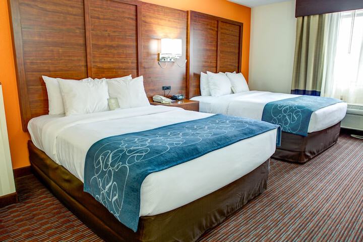 2 Queen Beds Suite Accessible (19 of 27)
