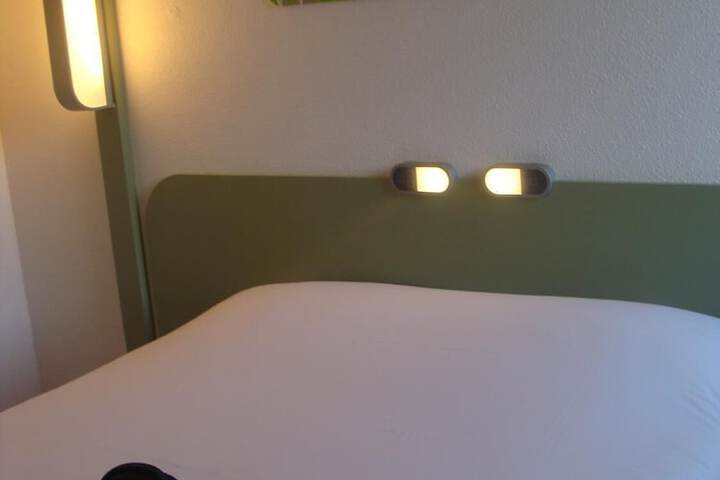 Room 11 of 36