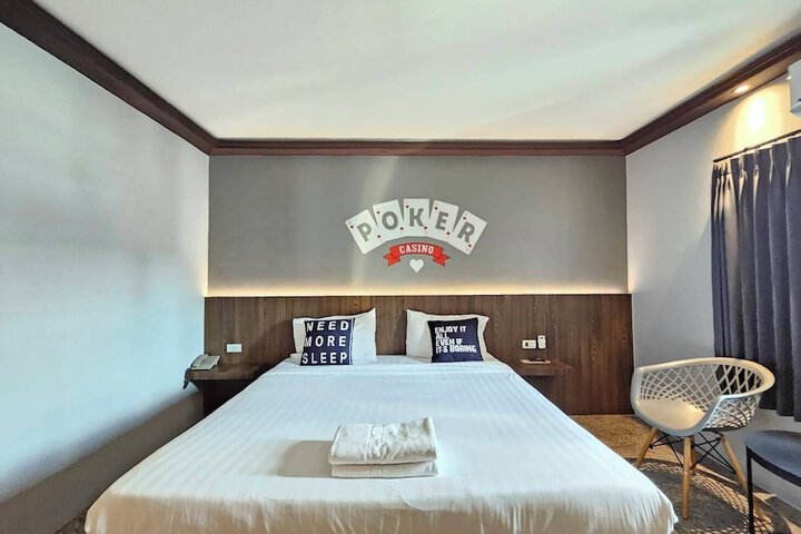 Room 7 of 27
