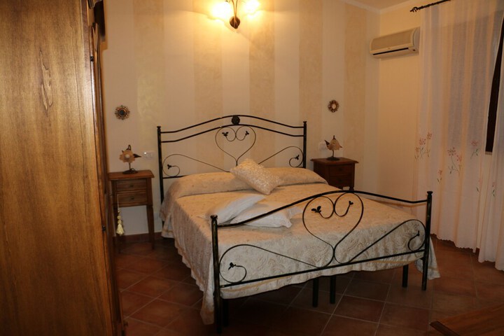 Room 12 of 30