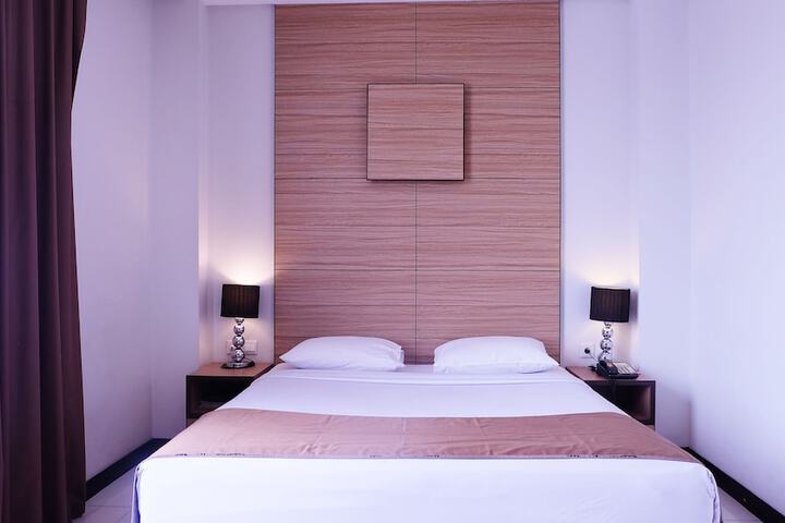 Room 8 of 27