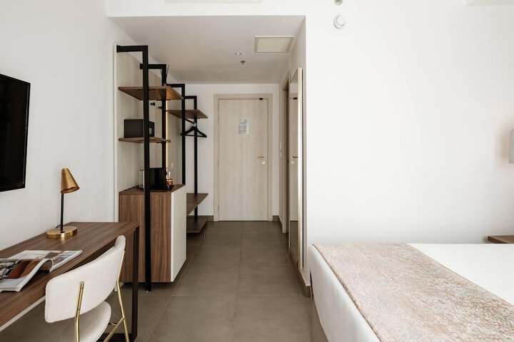 Room 19 of 79