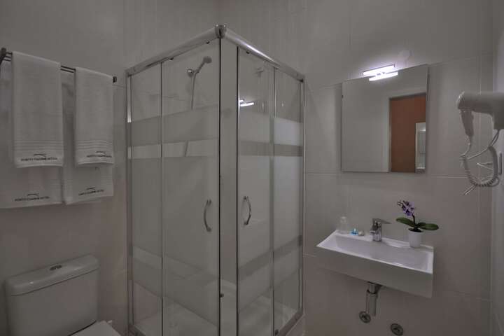 Room 21 of 34