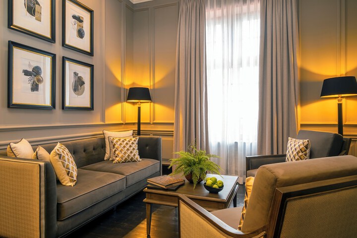 Room 35 of 104