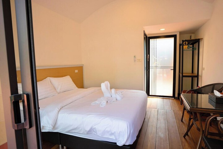 Room 15 of 50