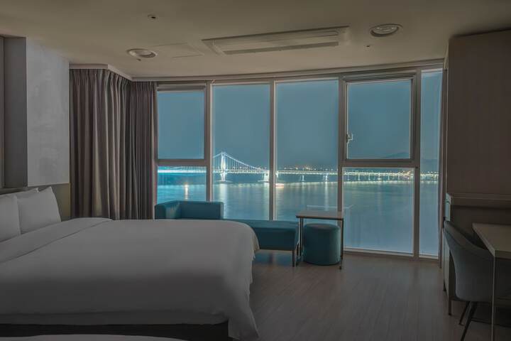 Room 18 of 72