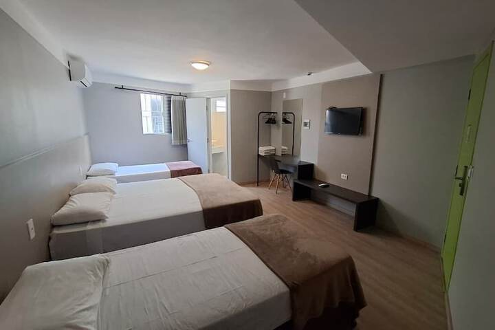 Room 33 of 130