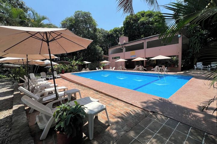 Hotel Pool
