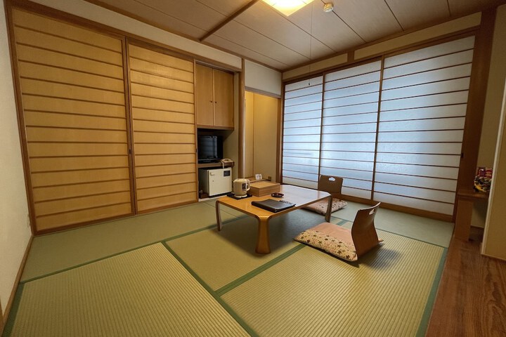Room 7 of 40