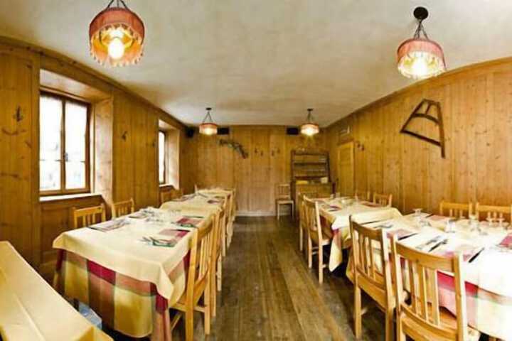 Dining 10 of 20