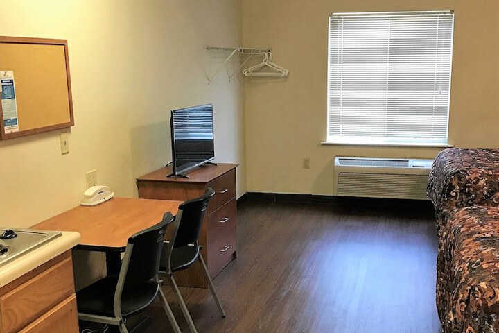 Room 15 of 48