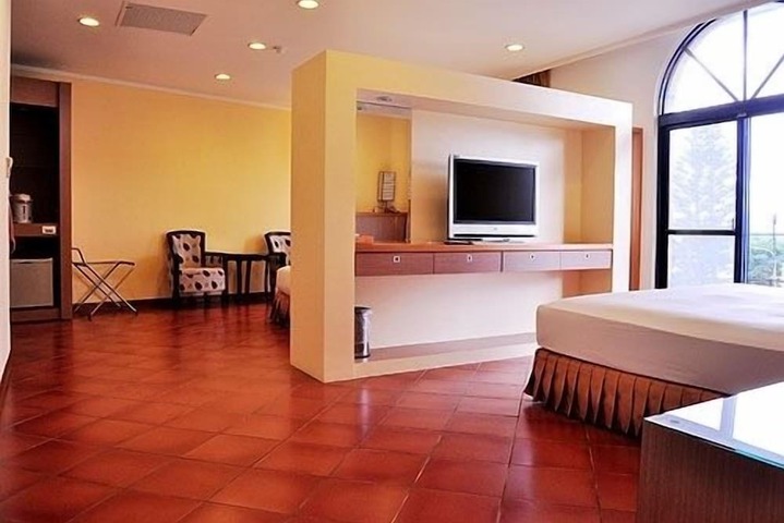 Room 5 of 20