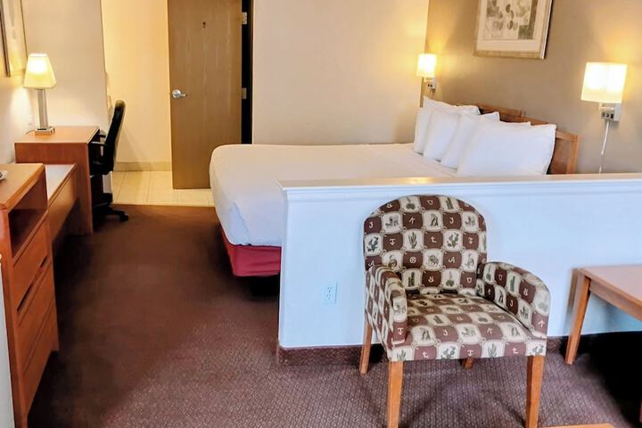 Room 11 of 25
