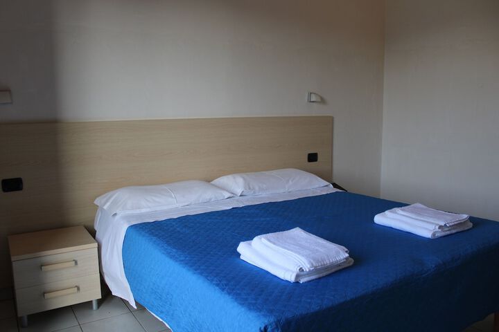 Room 12 of 84