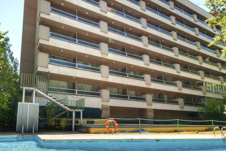 Pool 53 of 79