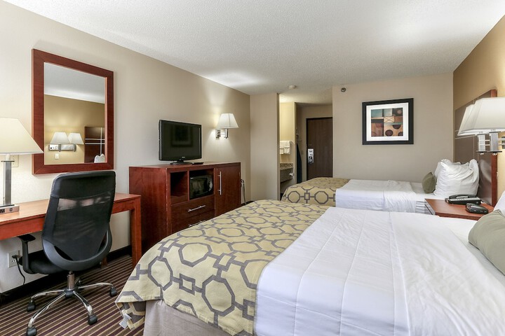 1 Queen Bed (11 of 16)
