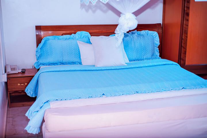 Room 2 of 9