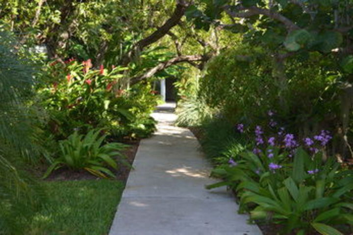 Hotel Exterior 7 of 40