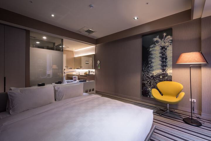 Room 16 of 36