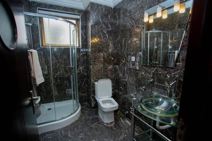 Room 16 of 26