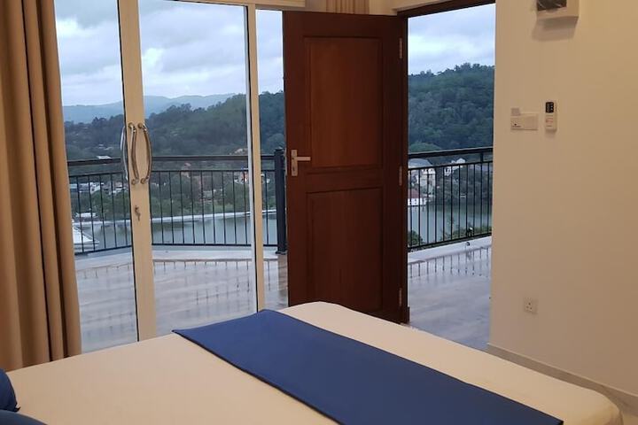 Room 8 of 51