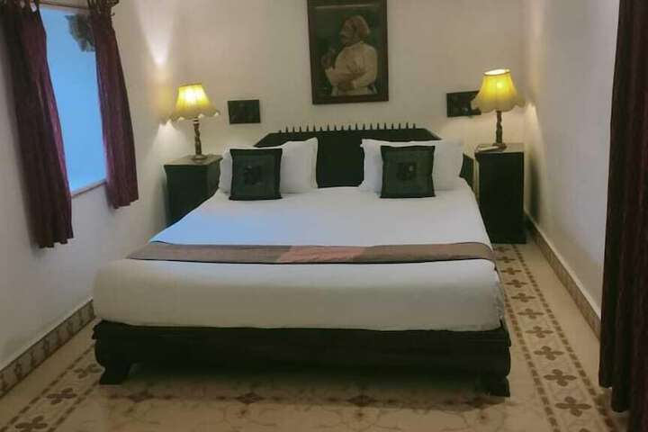 Room 17 of 68