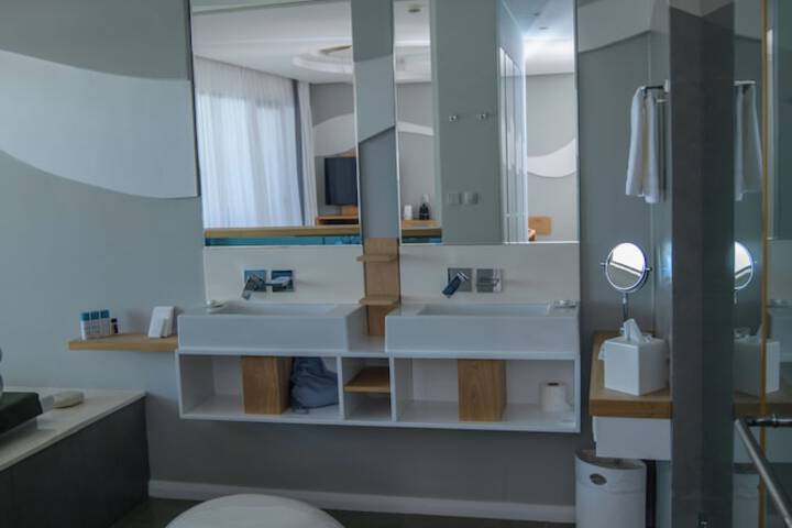 Room 55 of 124