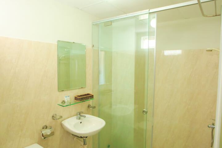 Room 21 of 27