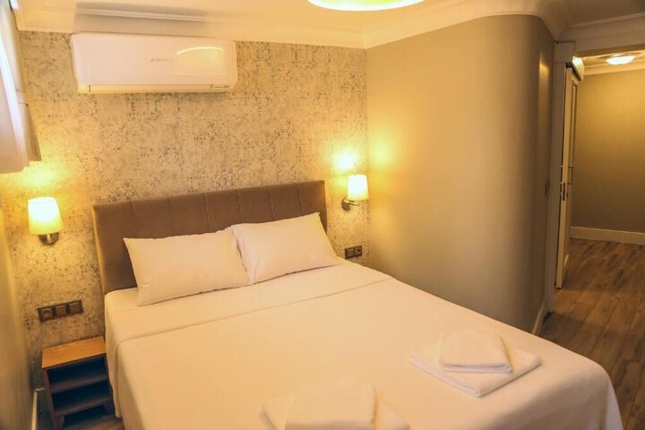 Room 16 of 50