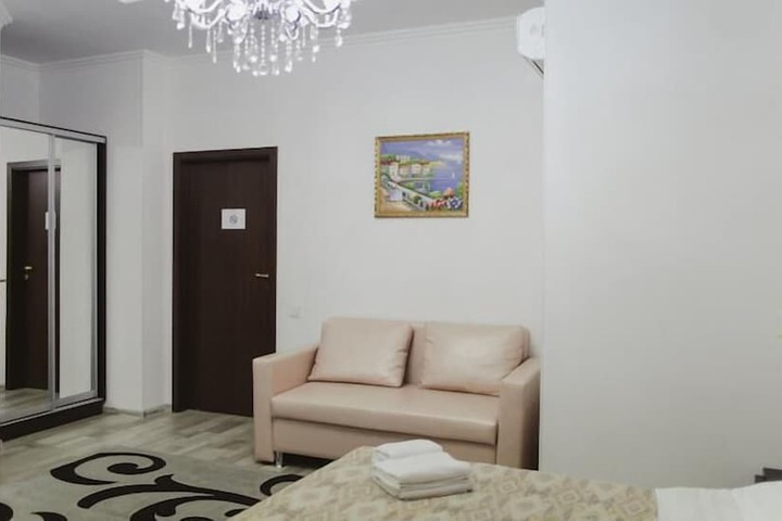Room 38 of 49