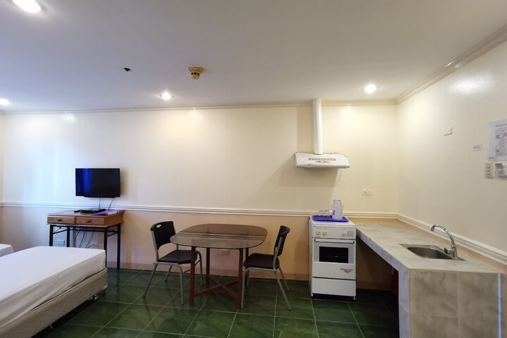 Room 18 of 60
