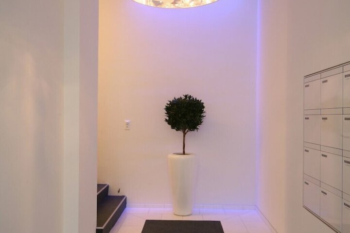 Ballroom/Hall 28 of 30